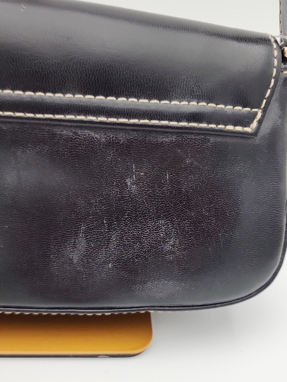 Liz Claiborne Black Leather Shoulder Bag with Contrast Stitching - Picture 3 of 13